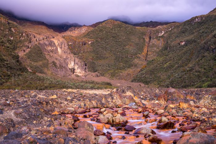 EL VOLCÁN DE CARTAGO EL VOLCÁN DE CARTAGO