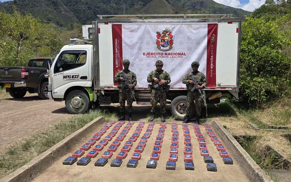 Ejercito-incauta-cocaina-en-via-Huila-Cauca.jpg