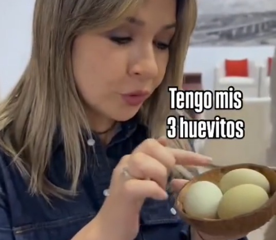 LOS-TRES-HUEVITOS-DE-VICKY-DAVILA-2.jpg