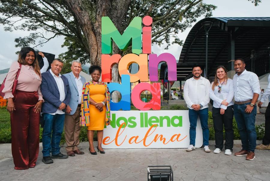 Nueva-Plazoleta-impulsa-turismo-y-convivencia-en-Miranda-1.jpg
