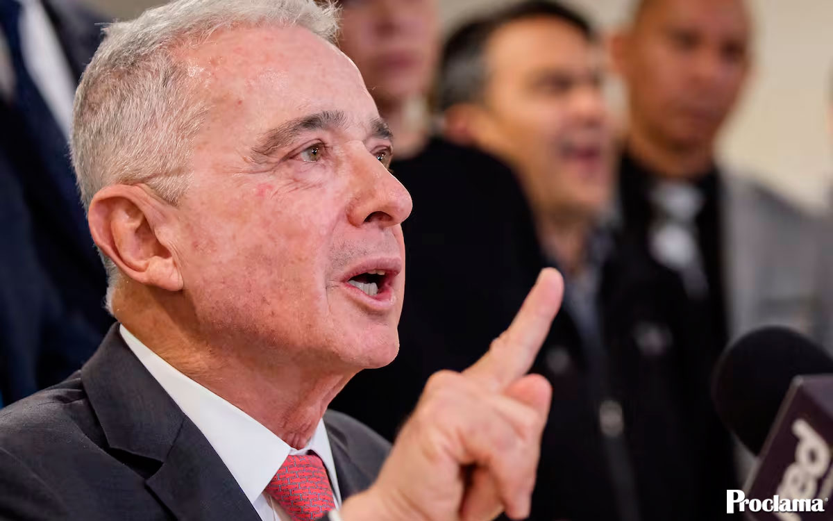 Tribunal-de-Bogota-absuelve-a-Alvaro-Uribe-de-todos-los-cargos.jpg