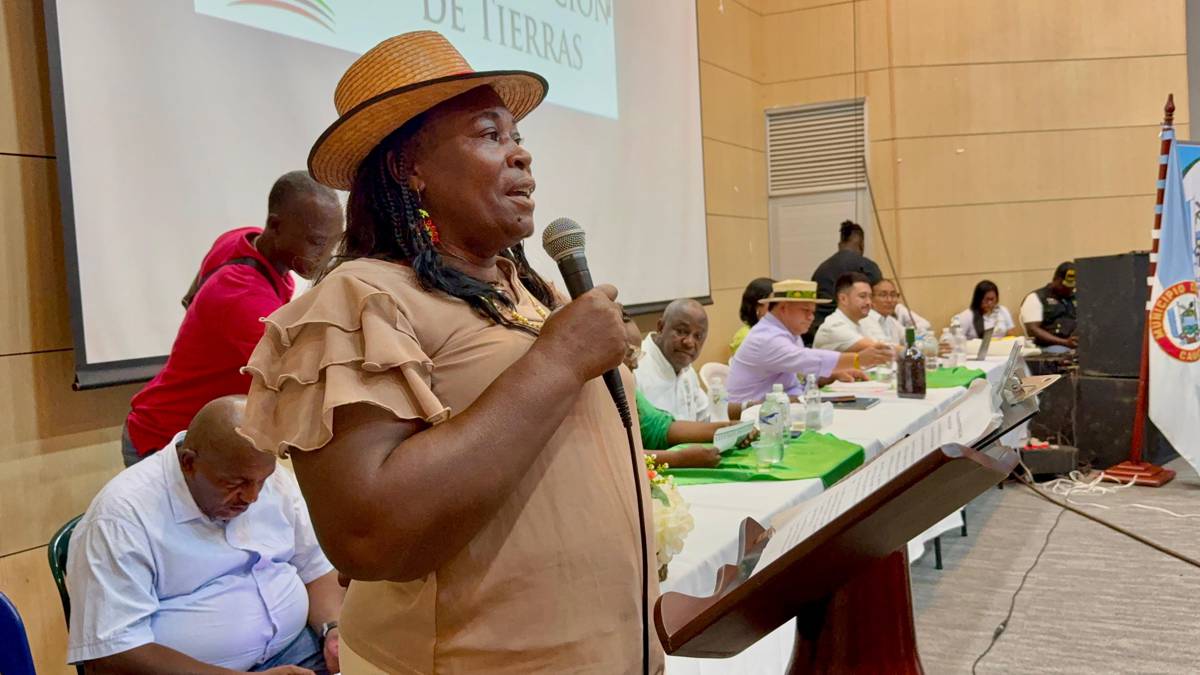 URT-restituye-35.000-hectareas-a-comunidad-afro-de-Guapi.jpg