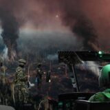 Bombardear o proteger la vida