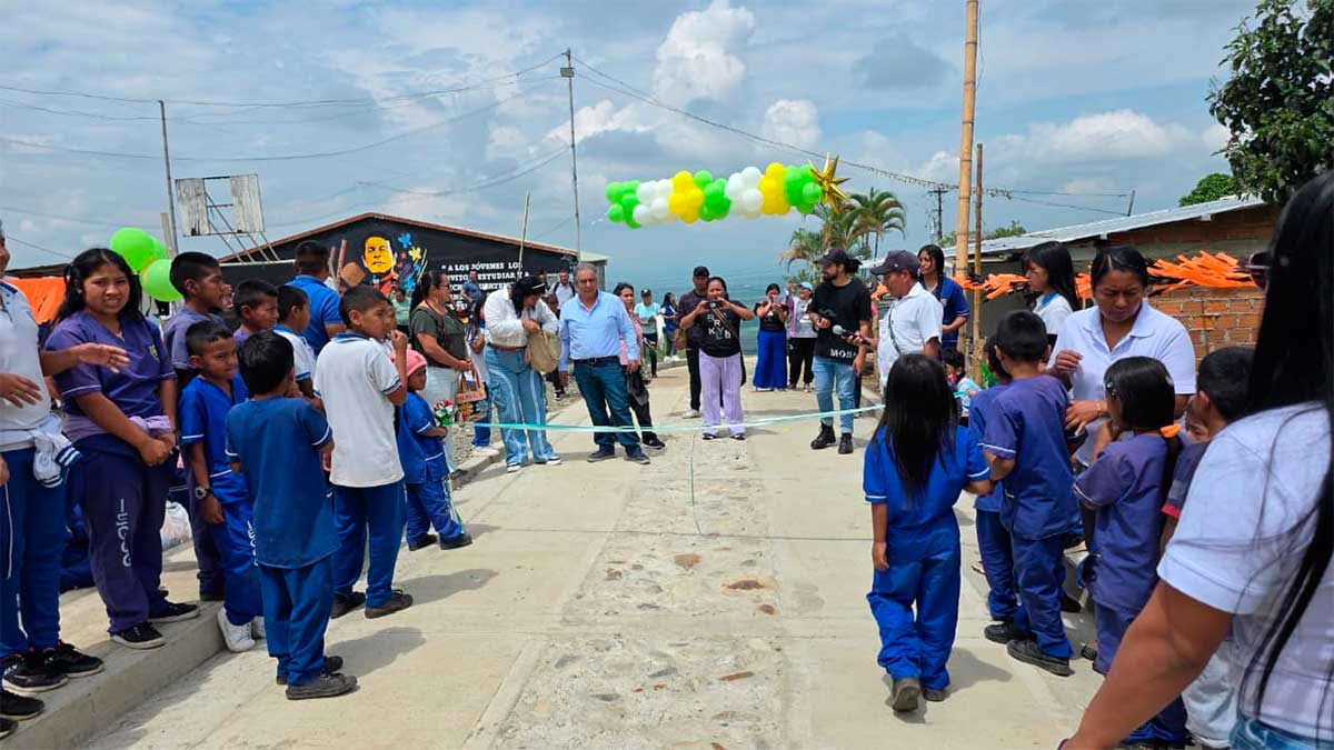 Corinto-avanza-por-Caminos-de-Paz-con-nueva-placa-huella.jpg