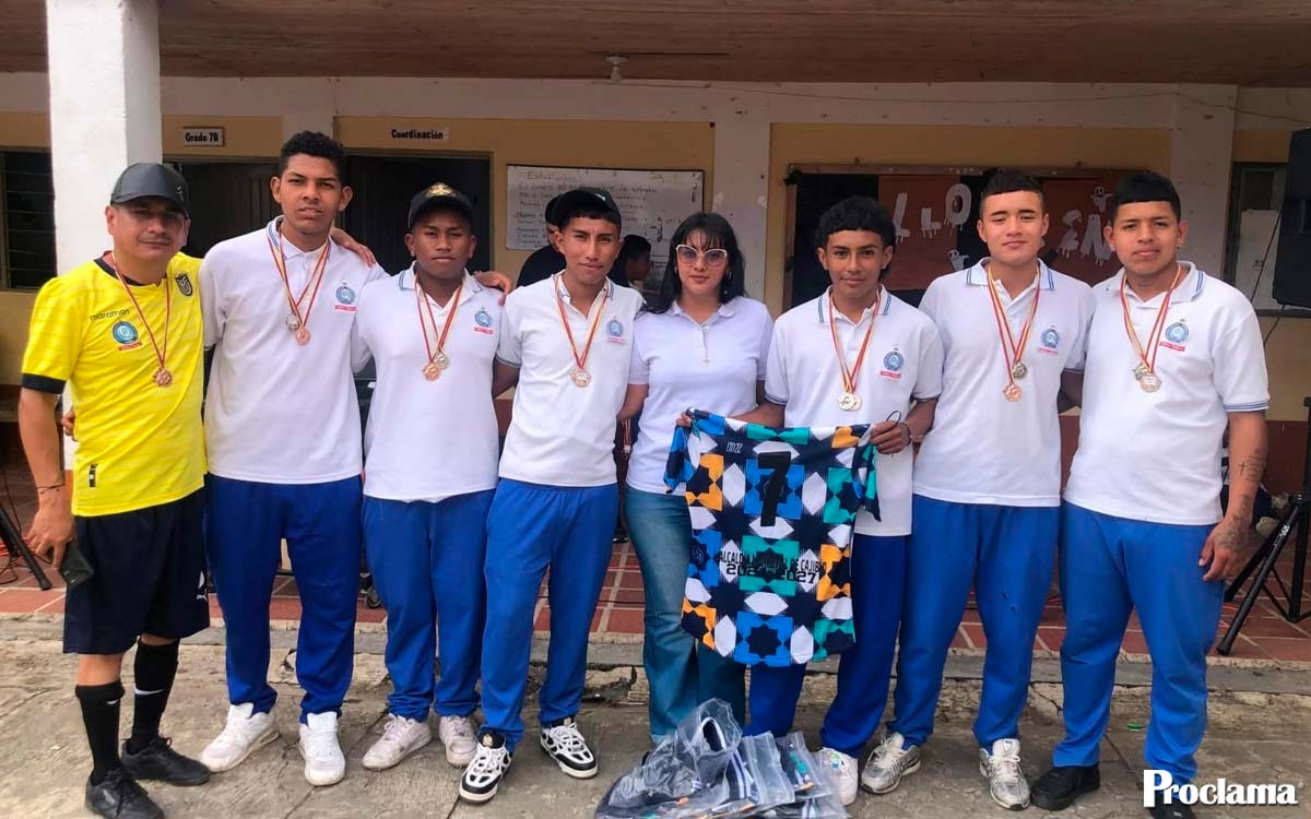 Estudiantes-de-Cajibio-fueron-reconocidos-en-la-Copa-Quintana-2025.jpg