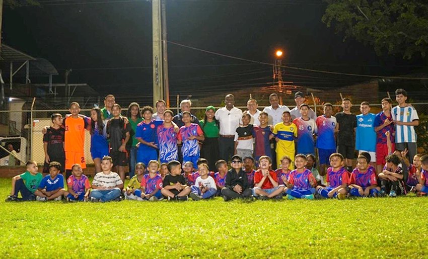 La-cancha-de-San-Carlos-brilla-EMCALI-transforma-este-escenario-deportivo.jpg