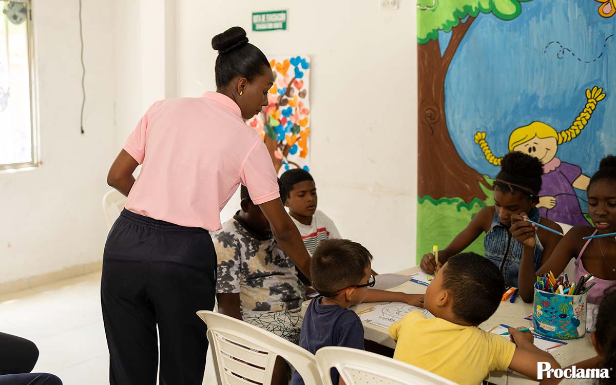 NADECO-refuerza-apoyo-integral-a-niñas-y-adolescentes