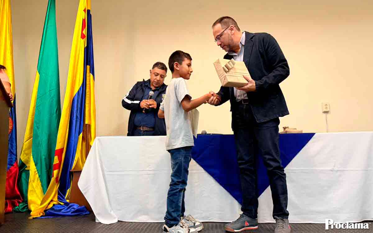 Concurso-de-Creacion-Literaria-foto-02.jpg