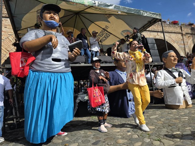 Desfile de Taitapuros llenó de tradición, arte y música el centro histórico de Popayán Desfile de Taitapuros llenó de tradición, arte y música el centro histórico de Popayán
