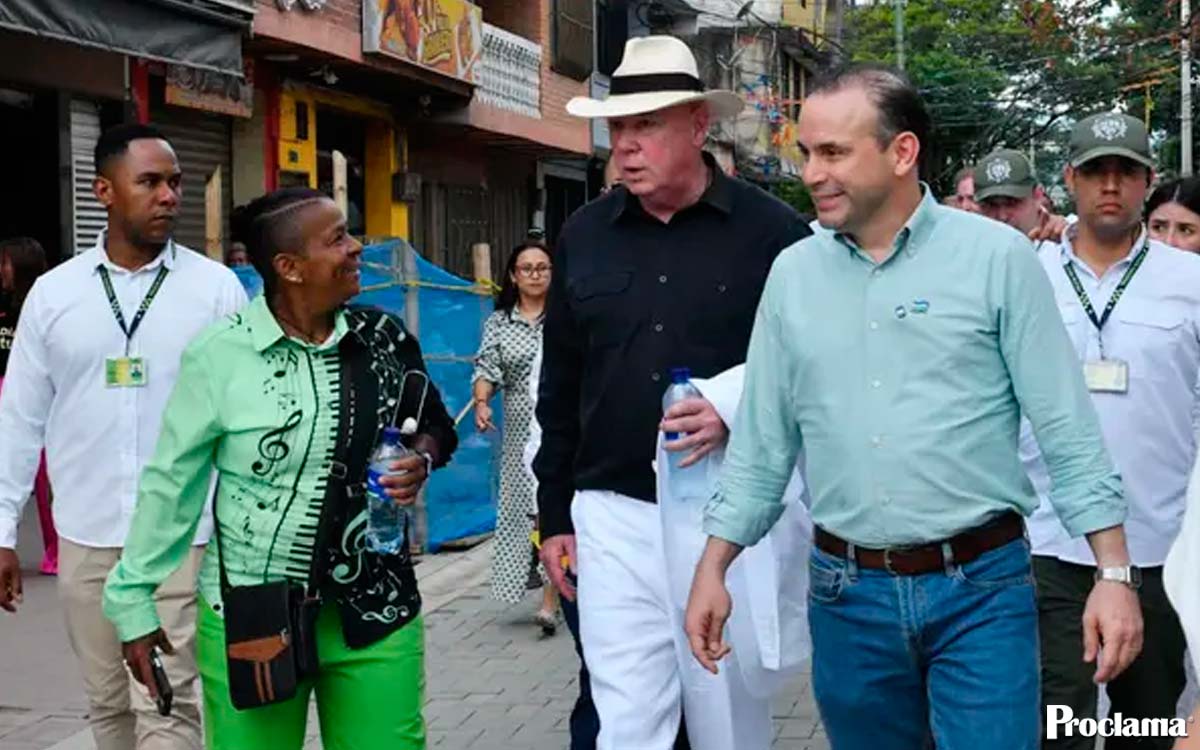 Embajador McNamara visita el Barrio Obrero de Cali