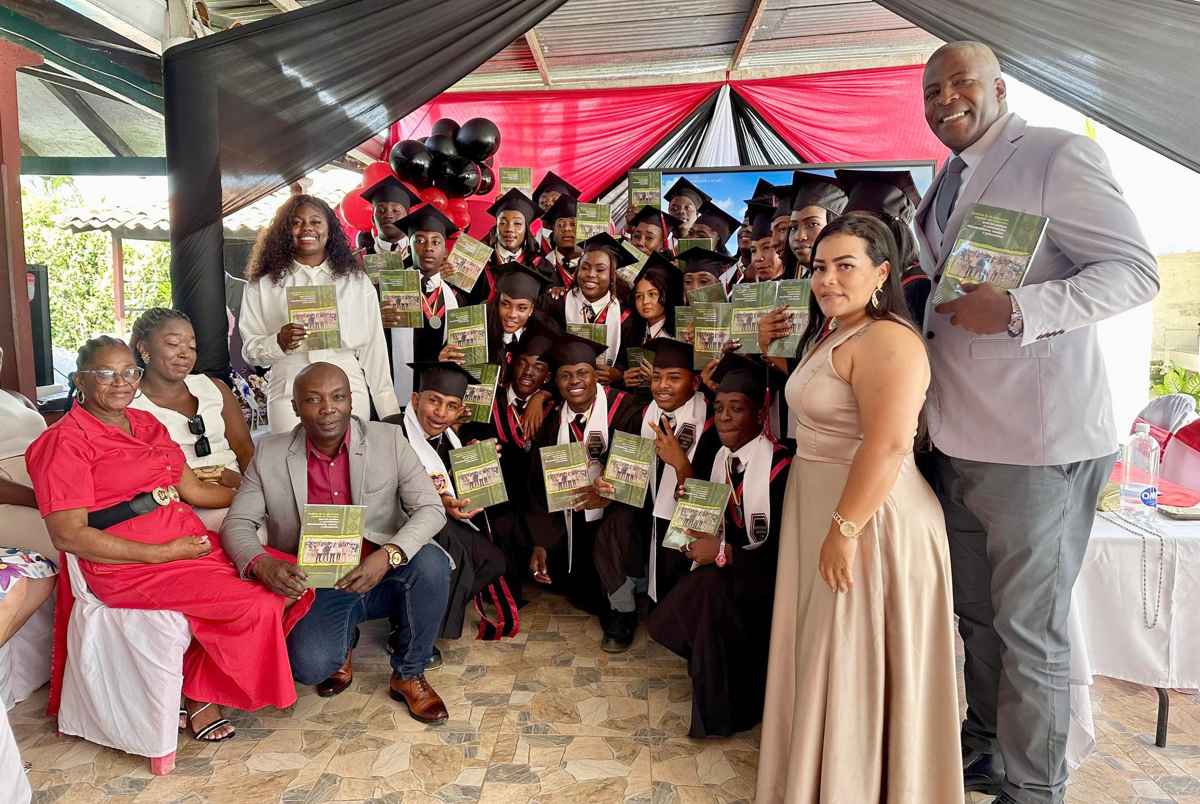 Guachene-celebra-a-los-nuevos-bachilleres-de-la-Institucion-Educativa-San-Jacinto.jpg