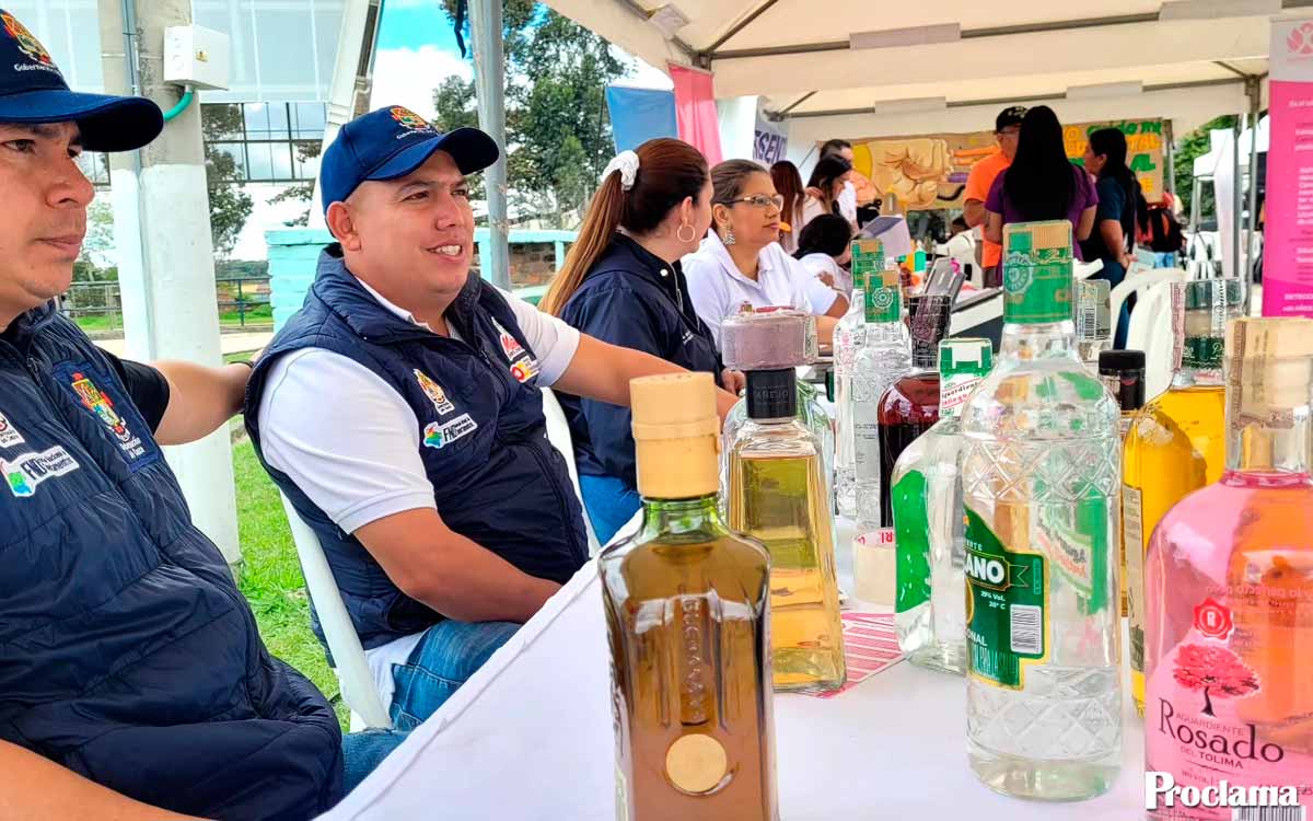 Hacienda-del-Cauca-acerca-servicios-y-combate-contrabando Hacienda-del-Cauca-acerca-servicios-y-combate-contrabando