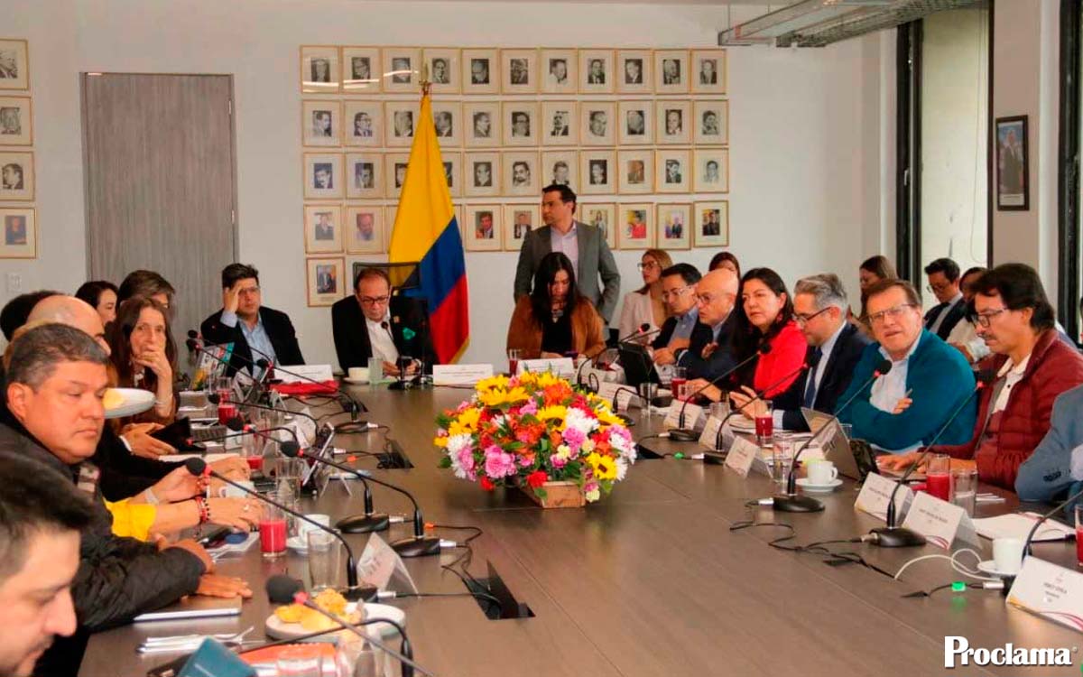 Salario-minimo-2026-abre-pulso-entre-Gobierno-y-gremios.jpg