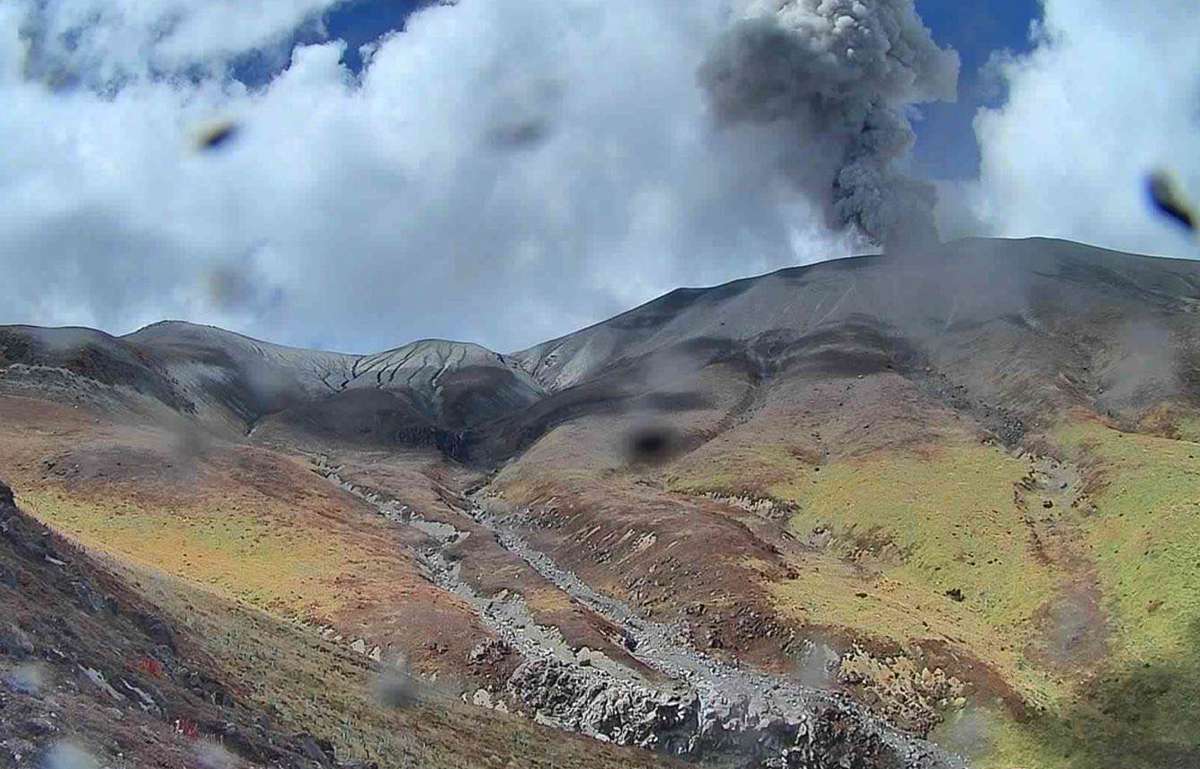 Volcán Puracé continúa inestable. Emisiones de ceniza, cambio de color en ríos y alerta Naranja sostenida. Volcán Puracé continúa inestable. Emisiones de ceniza, cambio de color en ríos y alerta Naranja sostenida.