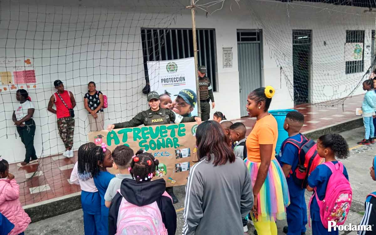 Autoridades acompañan retorno escolar en Puerto Tejada Autoridades acompañan retorno escolar en Puerto Tejada
