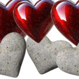 Corazones de cristal y corazones de piedra.