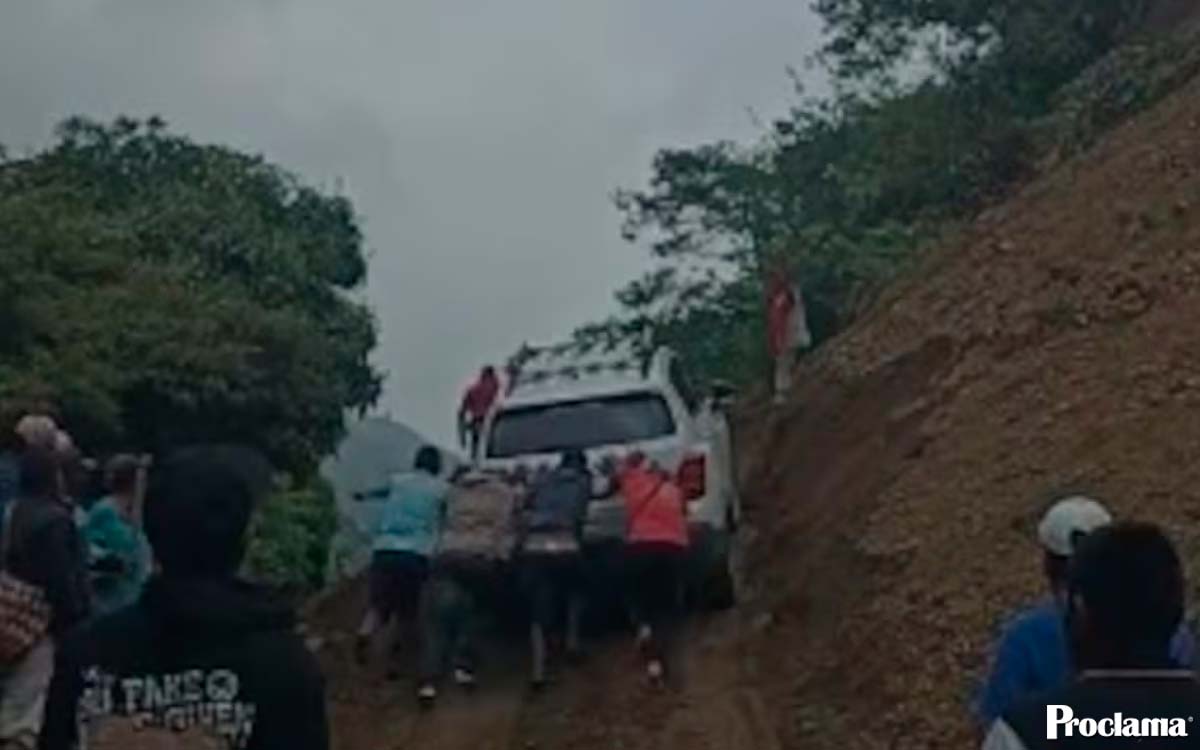 Derrumbe provoca cierre total entre El Palo y Toribío Derrumbe provoca cierre total entre El Palo y Toribío