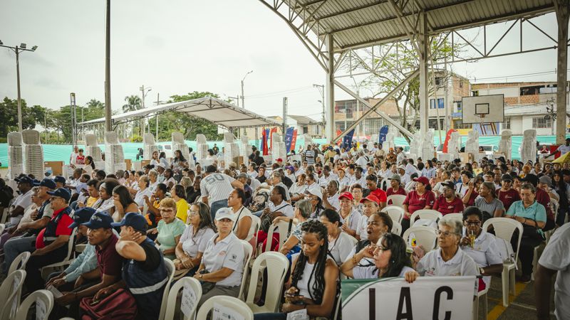 Gobernación del Valle entregó importante dotación a líderes comunales de Cali