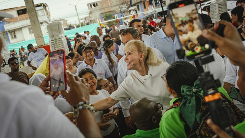 Gobernacion-del-Valle-entrego-importante-dotacion-a-lideres-comunales-de-Cali-3.jpg