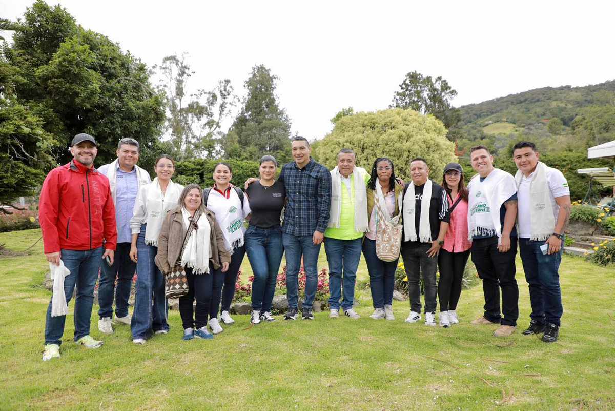 Gobernador-del-Cauca-acompana-carnavales-en-Silvia-y-anuncia-seguimiento-a-inversiones-estrategicas.jpg