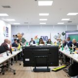 Gobierno advierte sanciones a gobernadores