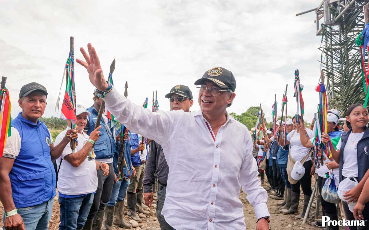 Imagen-favorable-de-Petro-alcanza-el-488-.jpg