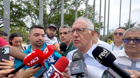 Ministro-de-salud-Guillermo-Jaramillo-en-Cali.jpg