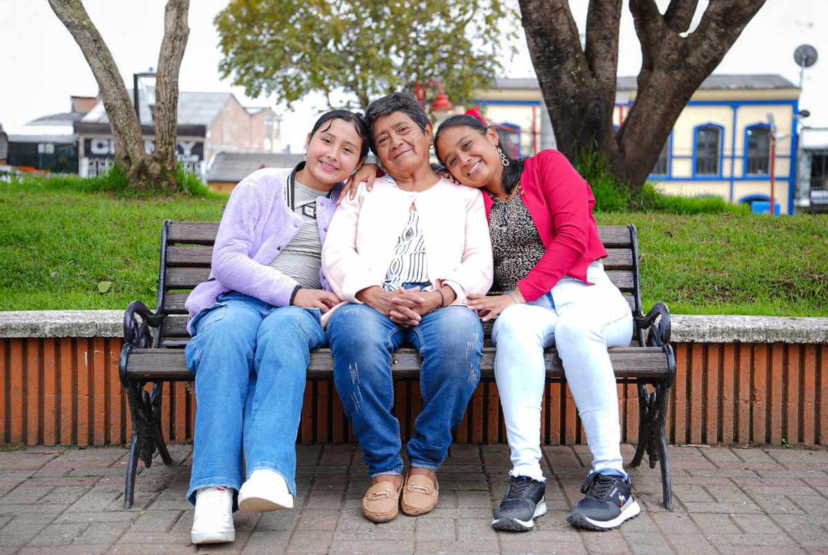 Bancas-renovadas-para-el-parque-principal-de-Silvia.jpg