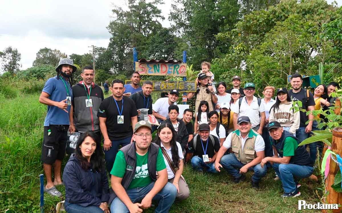 Comunidad de Popayán recibe plan ambiental para humedal