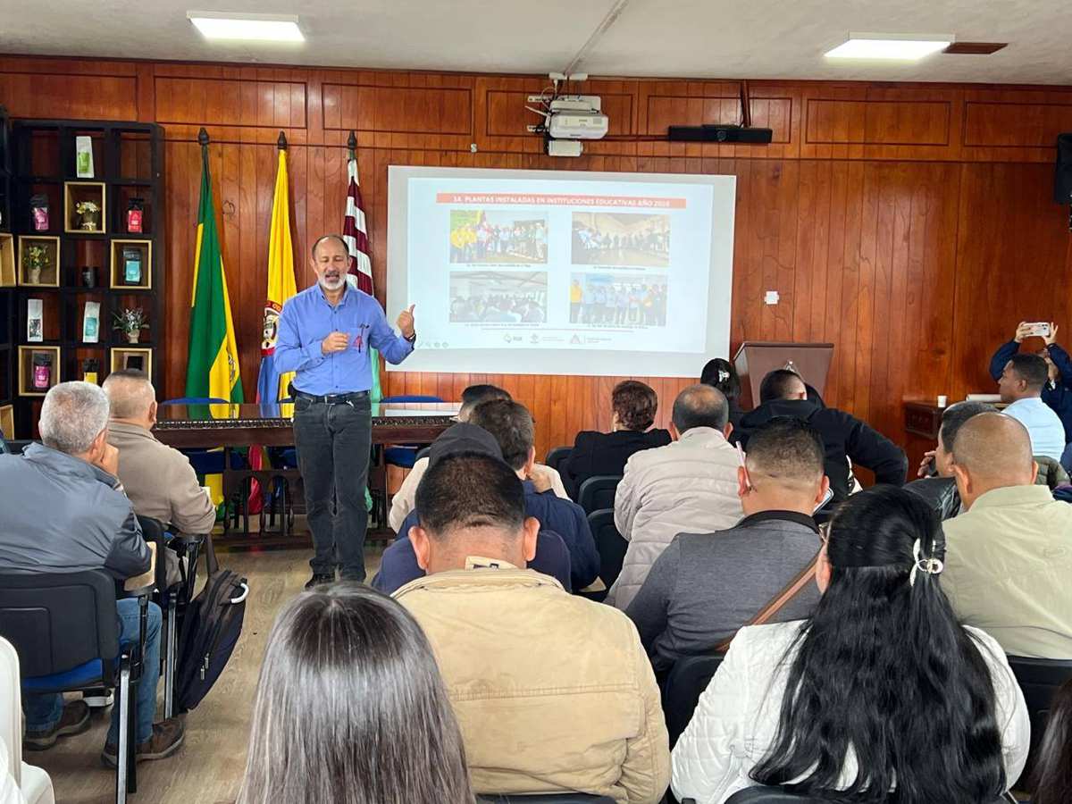 Escuela-y-Cafe-transforma-educacion-rural-caucana.jpg