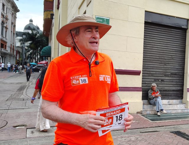 Exmnistra de Cultura respalda candidatura de Alejandro De Lima