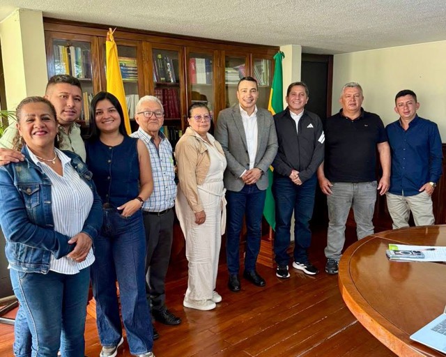 Octavio Guzmán responde en territorio caucano - Timbío Octavio Guzmán responde en territorio caucano - Timbío