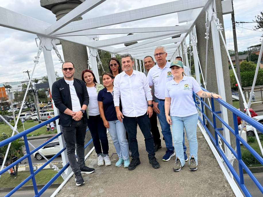 Recuperan-puente-peatonal-de-la-carrera-novena-en-Popayan.jpg