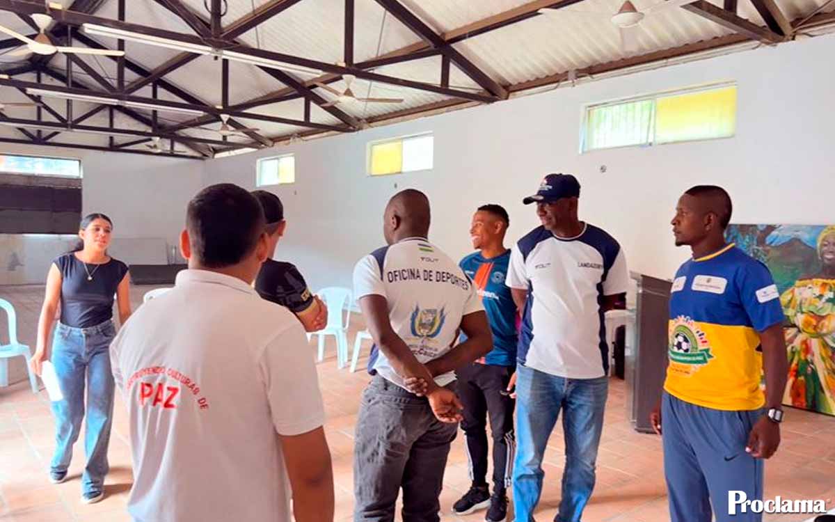 Capacitan monitores deportivos en manejo de emociones Capacitan monitores deportivos en manejo de emociones