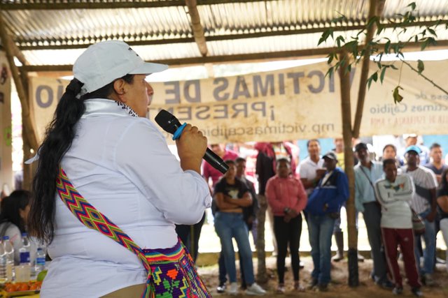 Diez años después del Acuerdo de Paz, investigación advierte avances limitados en las medidas para la equidad de género
