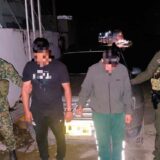 Ejército captura dos hombres con base de coca en Morales