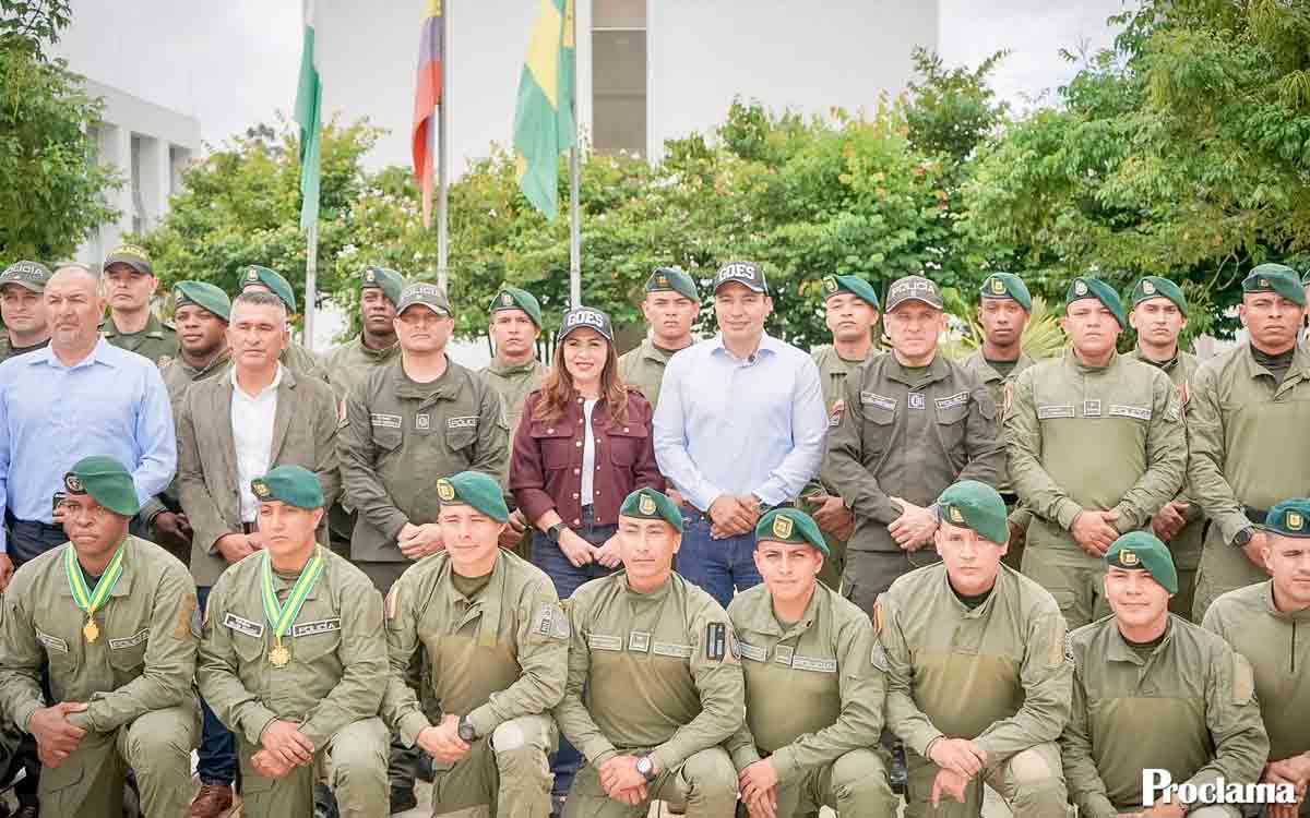 GOES de la Policía condecora al gobernador del Cauca GOES de la Policía condecora al gobernador del Cauca