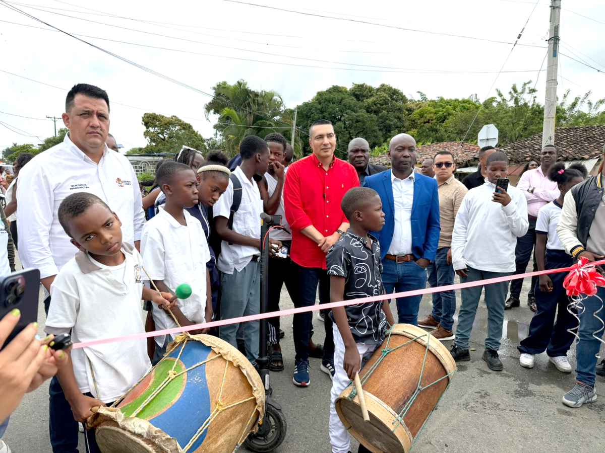 Gobernador-del-Cauca-impulsa-historica-agenda-de-inversion-en-Guachene.jpg