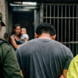 Hombre es enviado a prisión por atacar a su pareja y a su hijo