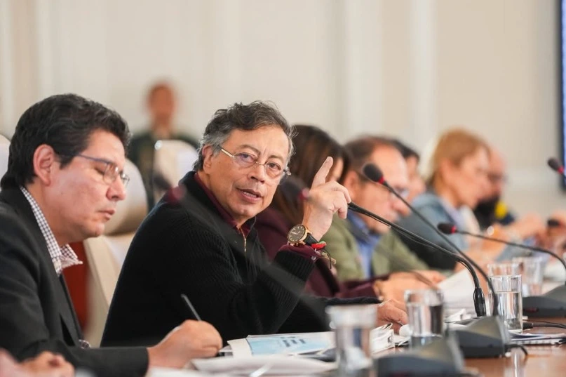 Petro ordenó hace un año renovar equipos militares