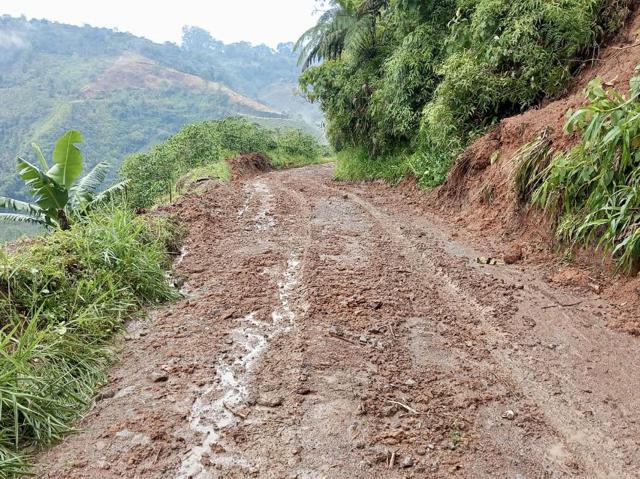 Remueven deslizamientos en la vía Los Pinos – Melcho en Piendamó Remueven deslizamientos en la vía Los Pinos – Melcho en Piendamó