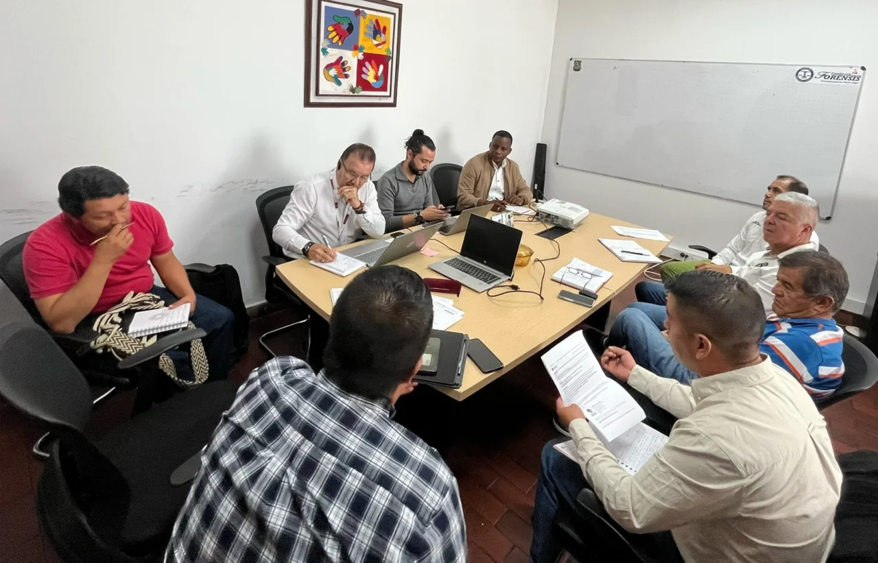 Sesion-del-comite-regional-del-magisterio-en-Cauca-y-Popayan-donde-se-revisan-condiciones-laborales-salud-y-prestaciones-sociales-de-docentes-1280x821.webp