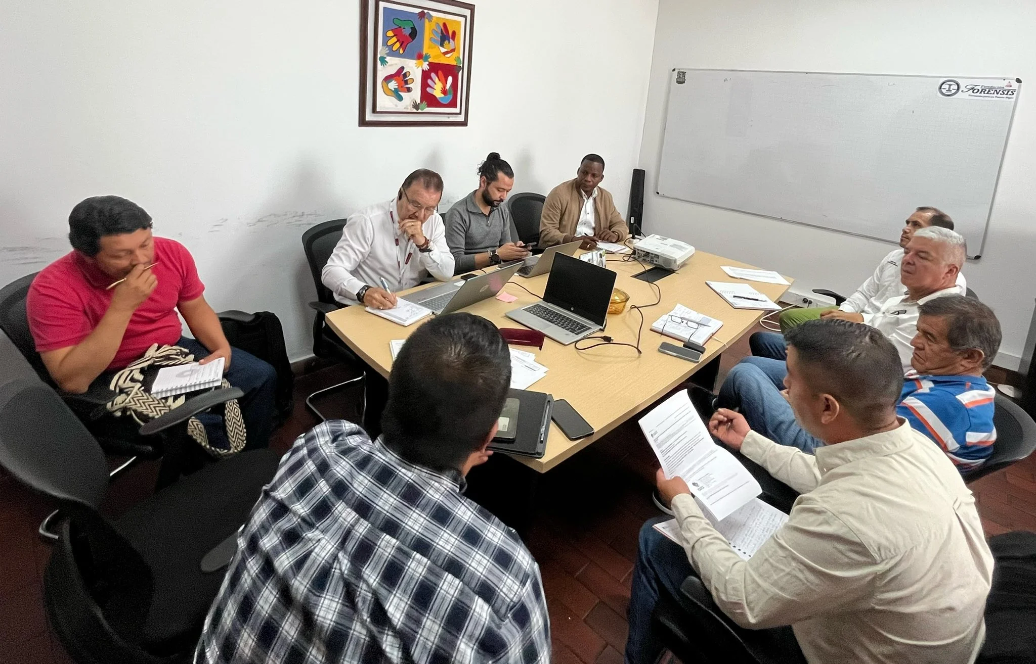 Sesión del comité regional del magisterio en Cauca y Popayán donde se revisan condiciones laborales, salud y prestaciones sociales de docentes