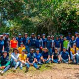 Siembran árboles para proteger quebrada Agua Clara