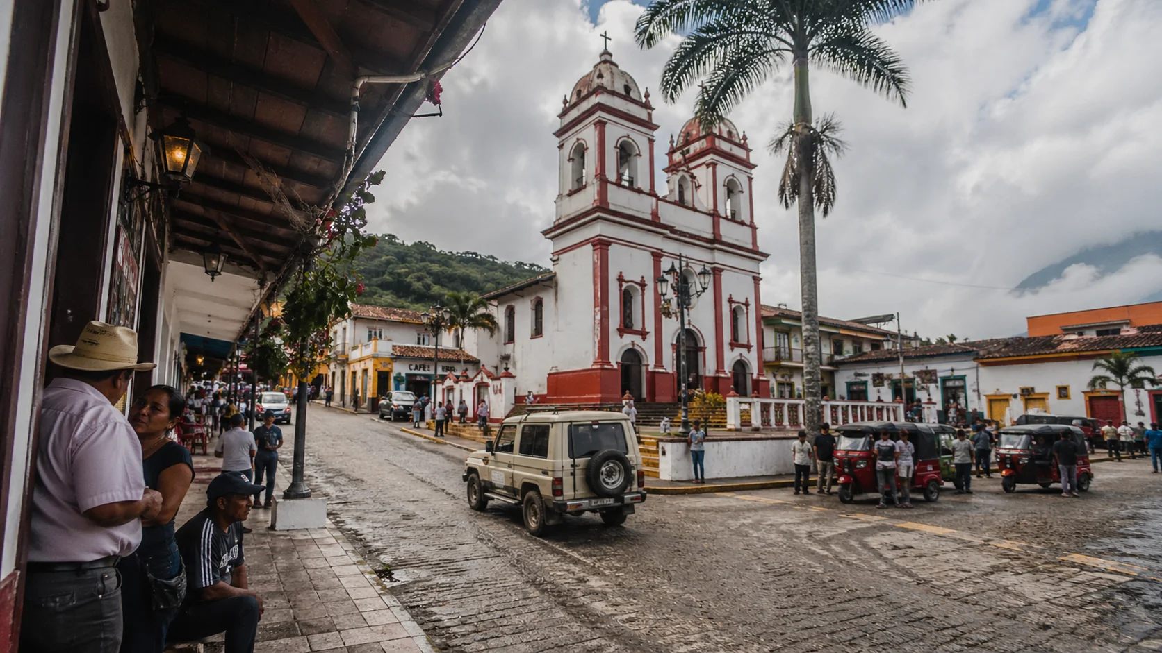Plaza central de Ginebra Valle con vida cotidiana