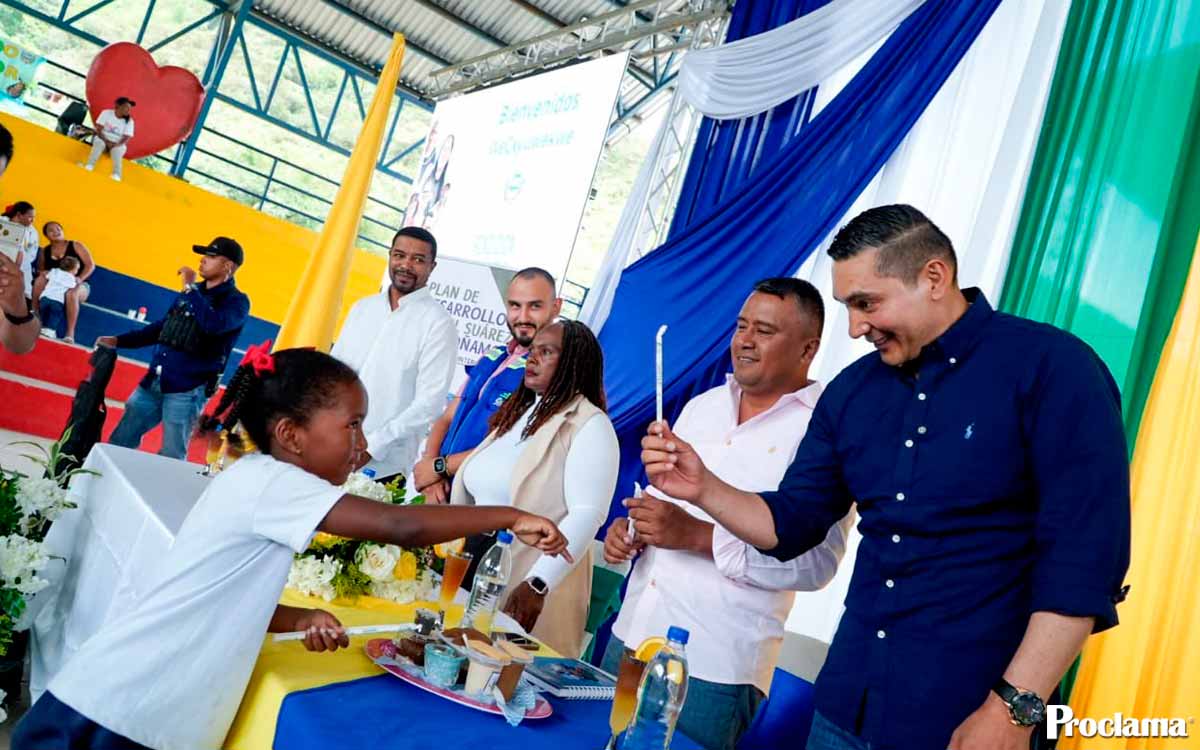 Gobernador-recorre-obras-y-anuncia-inversiones-en-Suarez.jpg