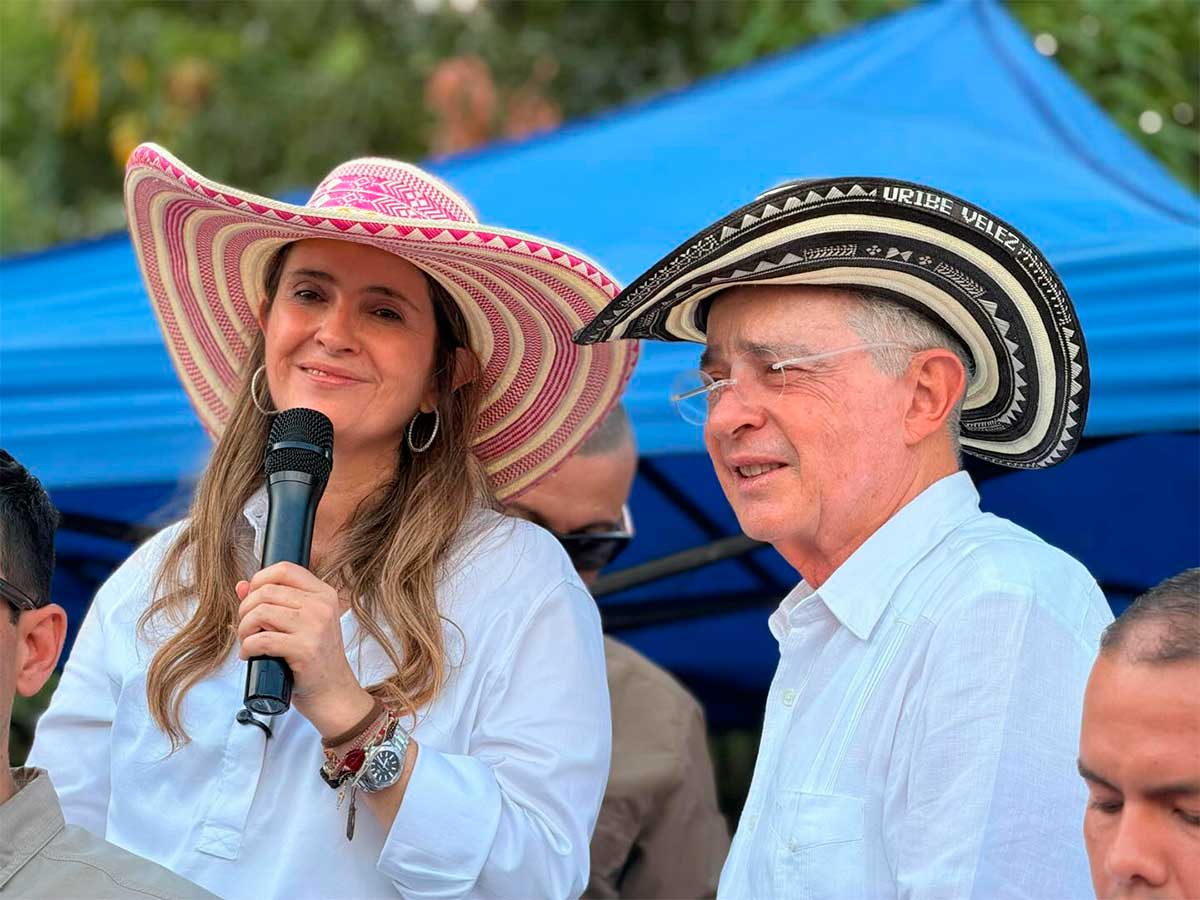 Paloma-Valencia-propone-a-Uribe-como-Mindefensa.jpg