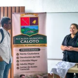 Participantes en cursos de electricidad y postres y jóvenes en Consejo de Paz en Caloto durante actividades de la Alcaldía