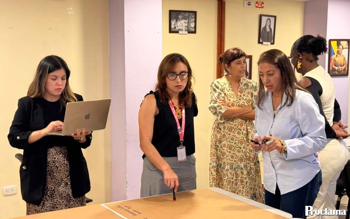 Suárez articula acciones institucionales por mujeres Suárez articula acciones institucionales por mujeres
