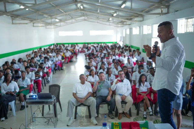 Tumaco instala energía solar en colegios públicos